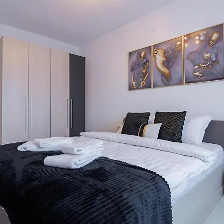With Free Parking Near Coresi Mall By Mm Host * Brasov