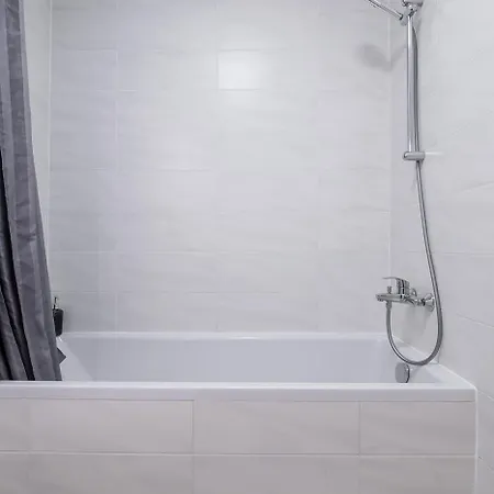 With Free Parking Near Coresi Mall By Mm Host Apartment Brasov